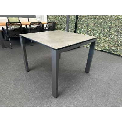 Table HPL Goa 95x95cm avec armature anthracite