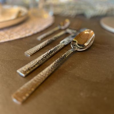 Set de 24 couverts argentés martelés