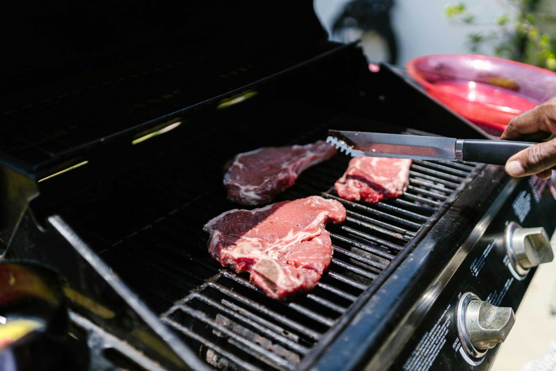 Comment nettoyer la cuve du barbecue Weber ?